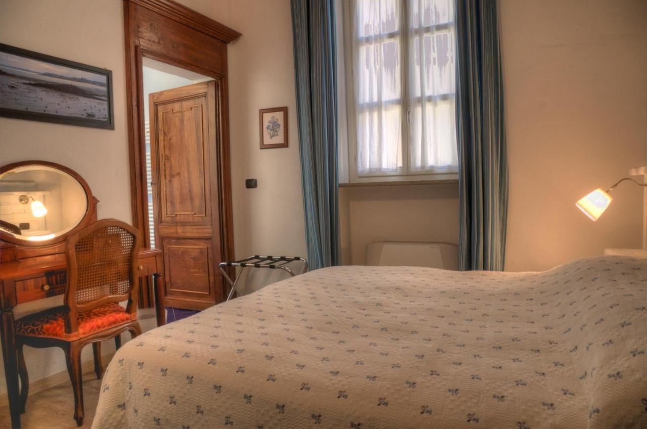 Bed and Breakfast Domus Aurea Saluzzo Habitación foto